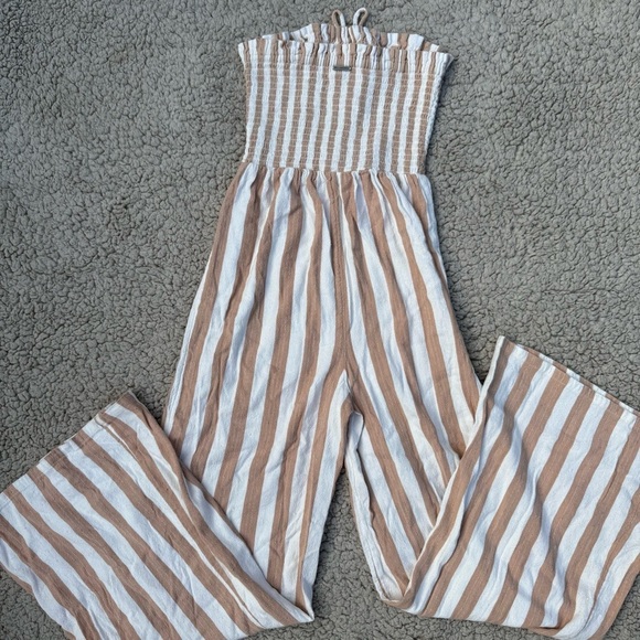 Billabong Beige and White Striped Jumpsuit - Picture 4 of 5